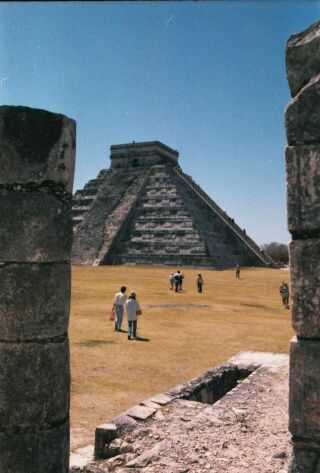 Chichen Itza MayaPiramide Mexico 1998